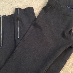 Gap Sculpt leggings with ankle zip. Size Small.